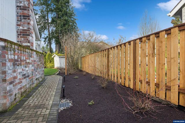 10173 SW Concho Ct, Tualatin, OR 97062