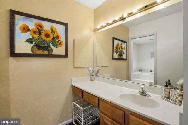 1103 CLOVER HILL DR, West Chester, PA 19382