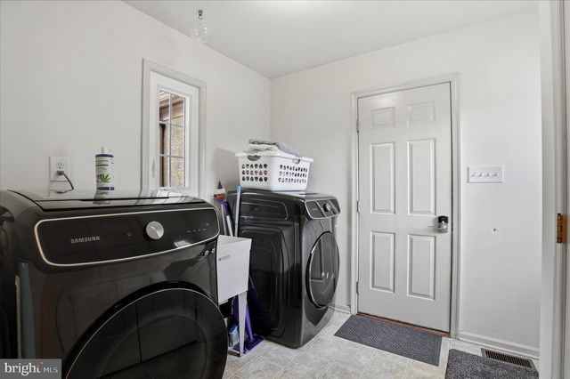 1103 CLOVER HILL DR, West Chester, PA 19382