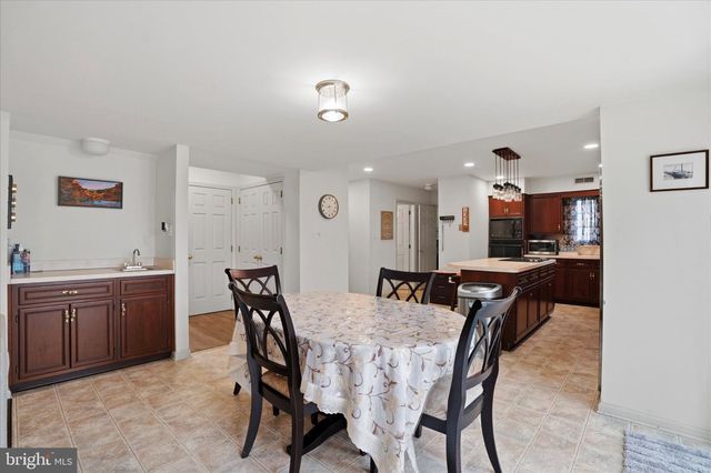 1103 CLOVER HILL DR, West Chester, PA 19382