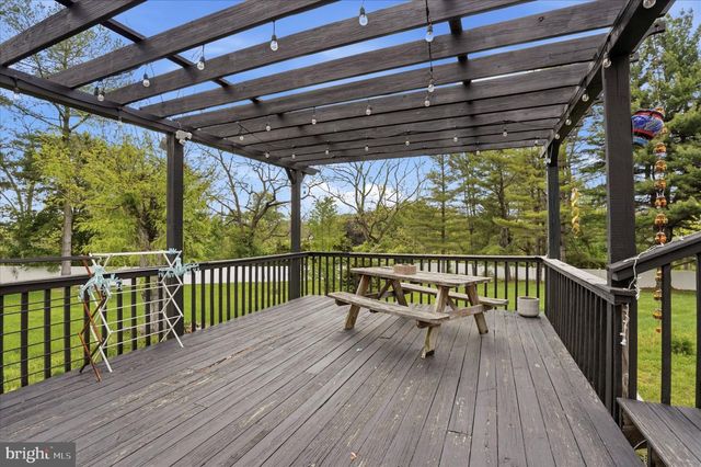1103 CLOVER HILL DR, West Chester, PA 19382