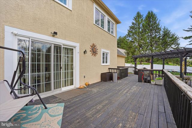 1103 CLOVER HILL DR, West Chester, PA 19382