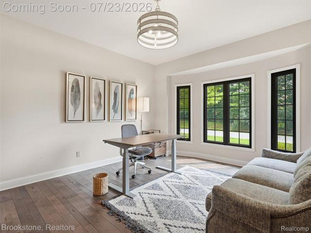 10218 Creekwood Trail, Springfield Charter Township, MI 48350
