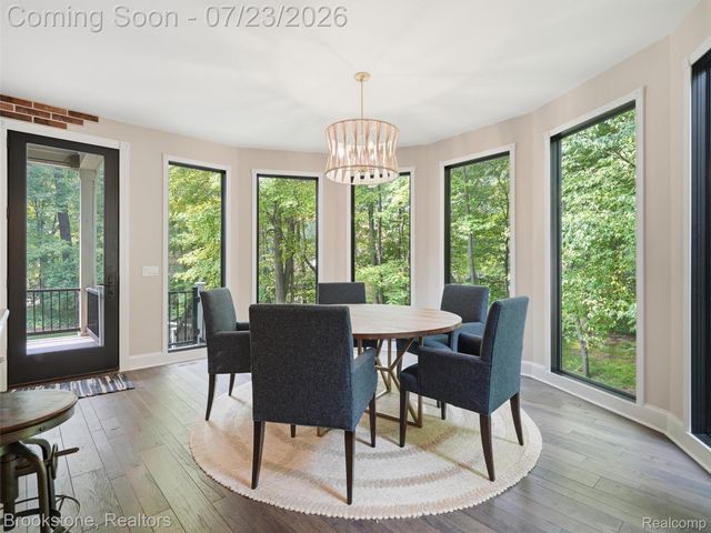 10218 Creekwood Trail, Springfield Charter Township, MI 48350