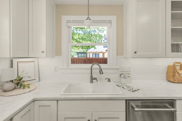 1697 Taylor Avenue, Saint Paul, MN 55104