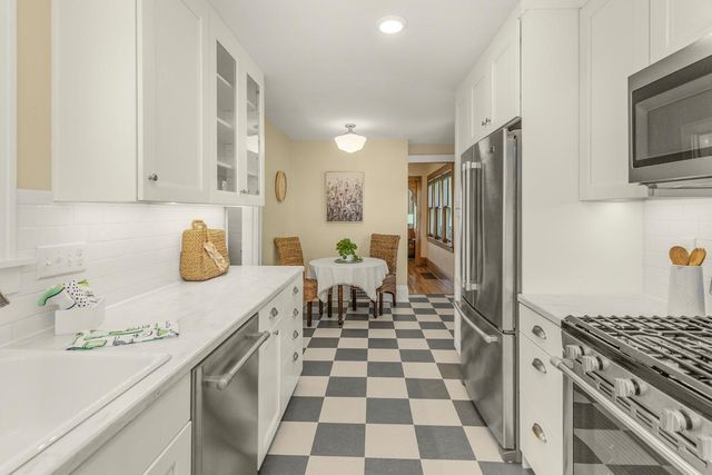 1697 Taylor Avenue, Saint Paul, MN 55104