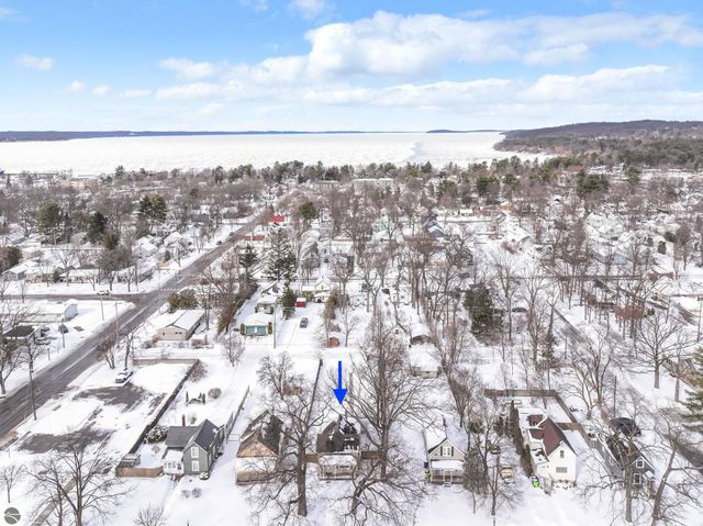 917 Walnut Street, Traverse City, MI 49686