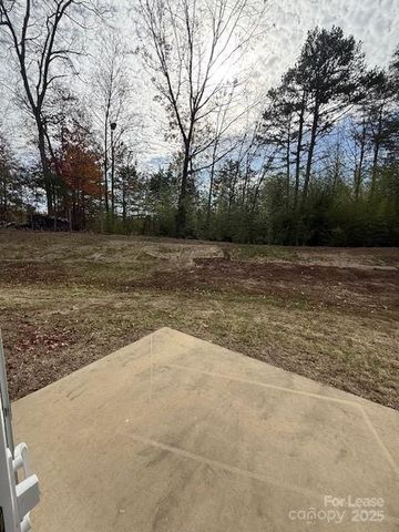 8040 Joy Crossing Lane, Charlotte, NC 28214