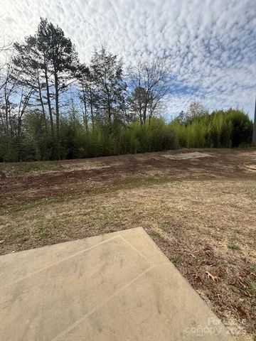 8040 Joy Crossing Lane, Charlotte, NC 28214