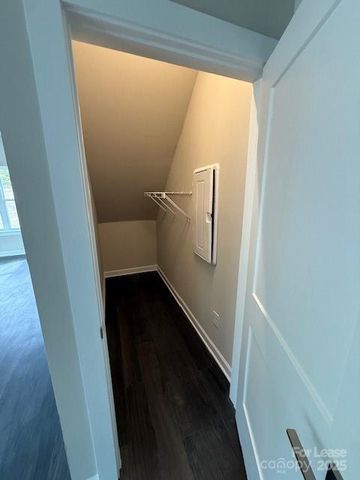 8040 Joy Crossing Lane, Charlotte, NC 28214