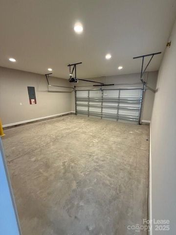 8040 Joy Crossing Lane, Charlotte, NC 28214