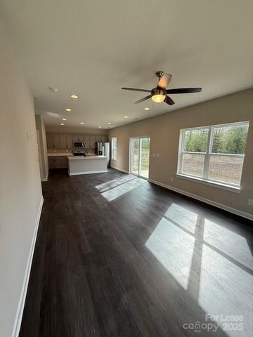 8040 Joy Crossing Lane, Charlotte, NC 28214