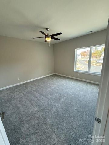 8040 Joy Crossing Lane, Charlotte, NC 28214