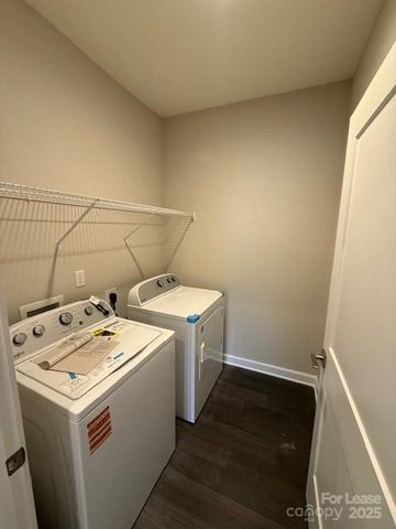 8040 Joy Crossing Lane, Charlotte, NC 28214