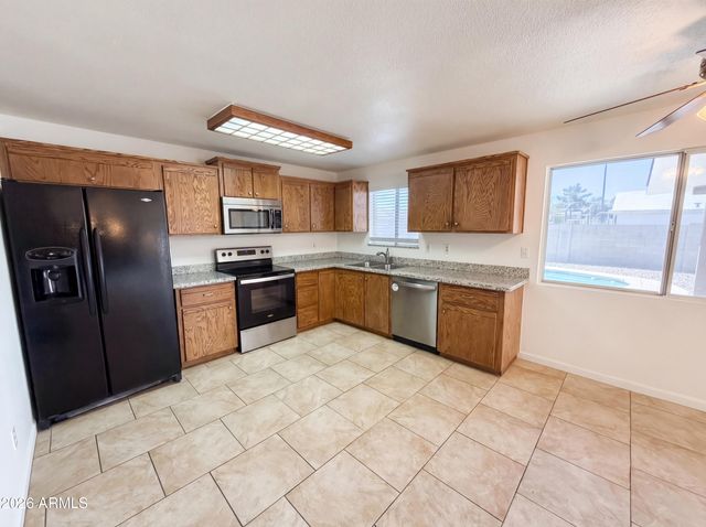 8107 W MEADOWBROOK Avenue, Phoenix, AZ 85033