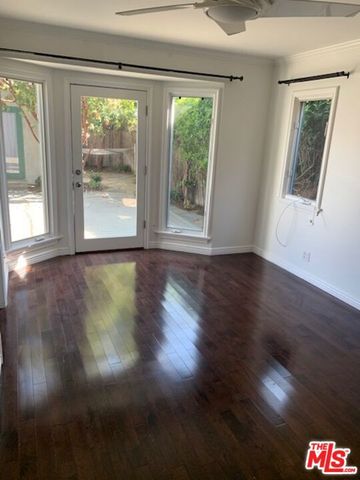 8585 AIRDROME Street, Los Angeles, CA 90035