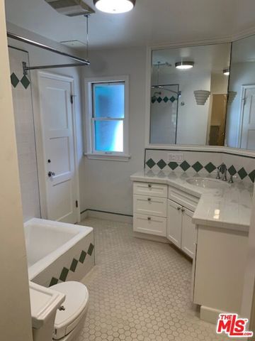 8585 AIRDROME Street, Los Angeles, CA 90035