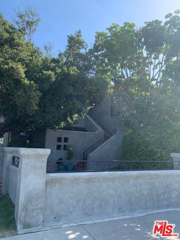 8585 AIRDROME Street, Los Angeles, CA 90035