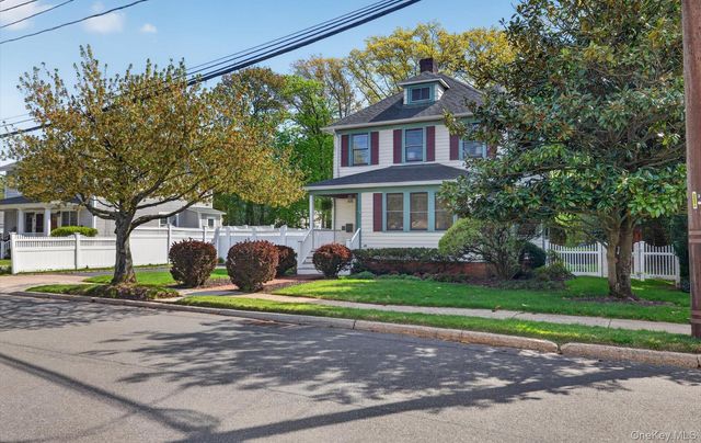 14 Franklin Avenue, Glen Cove, NY 11542