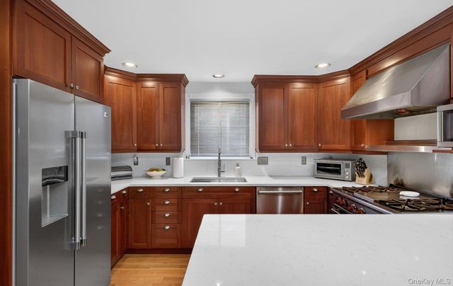 14 Franklin Avenue, Glen Cove, NY 11542