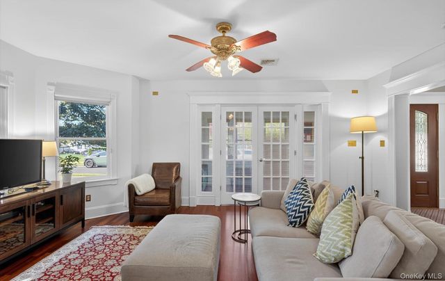 14 Franklin Avenue, Glen Cove, NY 11542