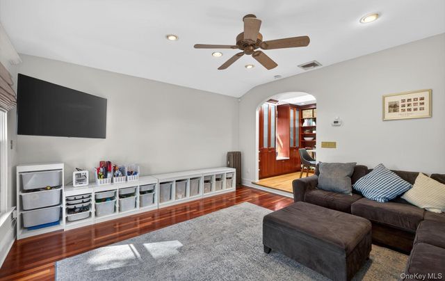 14 Franklin Avenue, Glen Cove, NY 11542