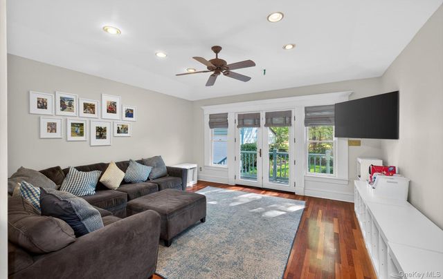 14 Franklin Avenue, Glen Cove, NY 11542