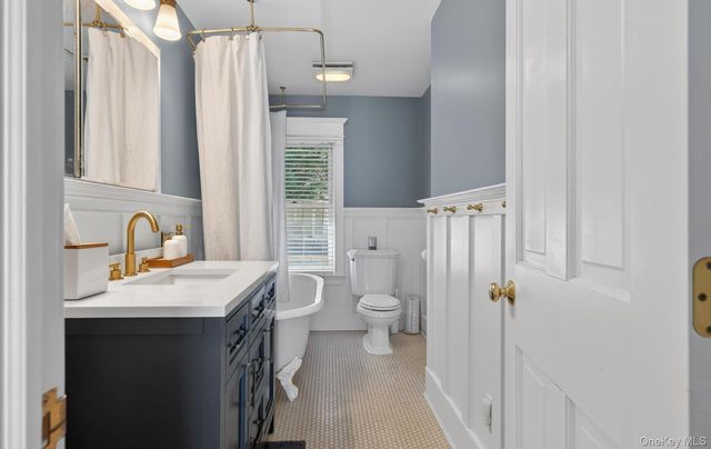 14 Franklin Avenue, Glen Cove, NY 11542