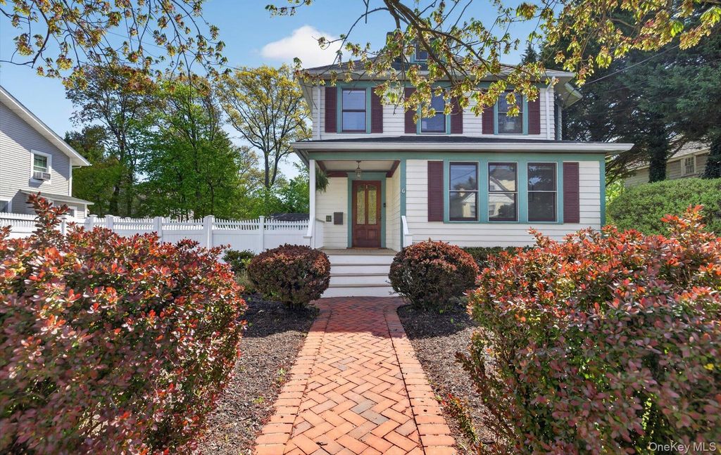 14 Franklin Avenue, Glen Cove, NY 11542