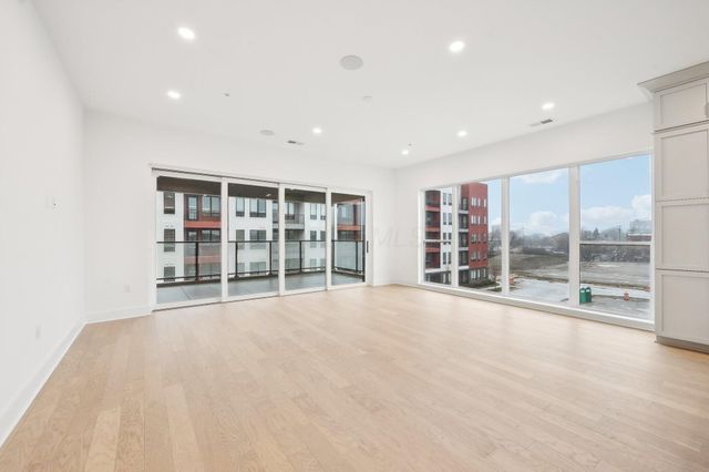 270 Dickenson Street, 302, Columbus, OH 43215