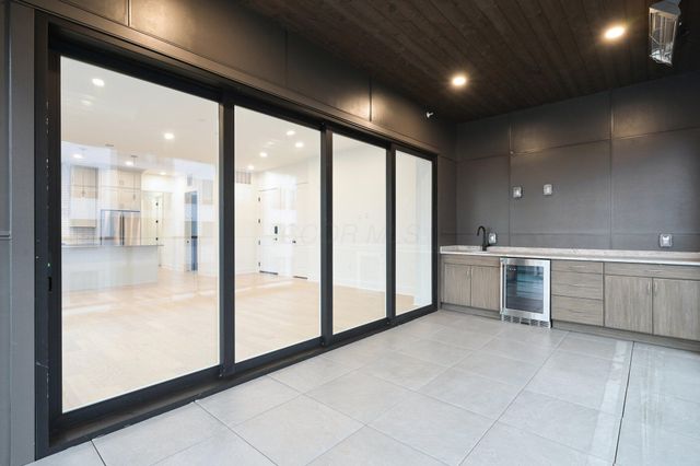 270 Dickenson Street, 302, Columbus, OH 43215