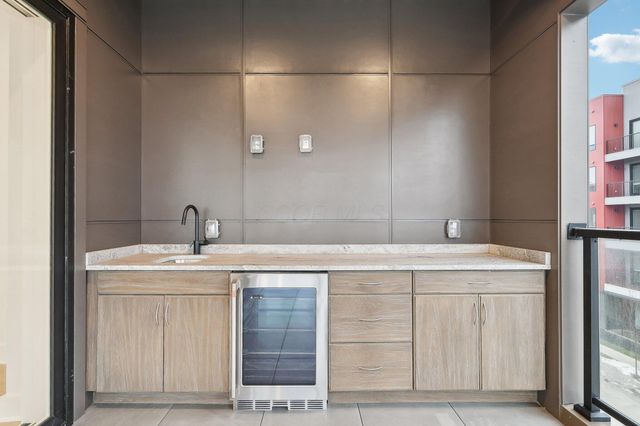 270 Dickenson Street, 302, Columbus, OH 43215