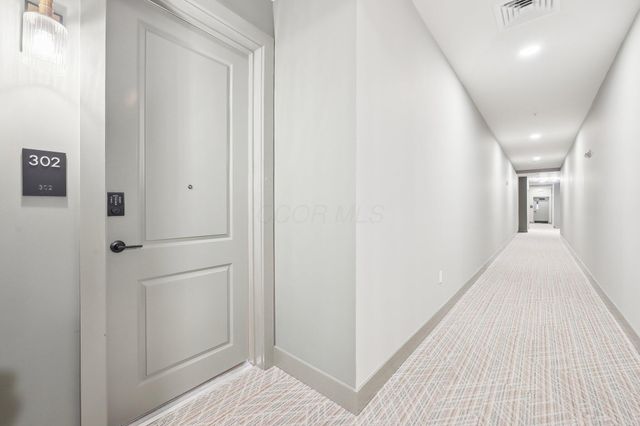 270 Dickenson Street, 302, Columbus, OH 43215