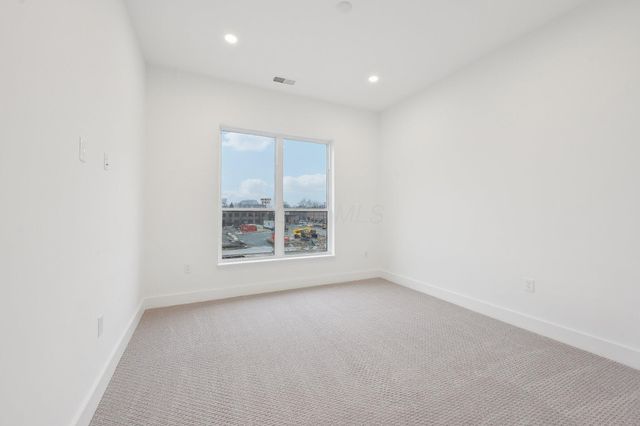 270 Dickenson Street, 302, Columbus, OH 43215