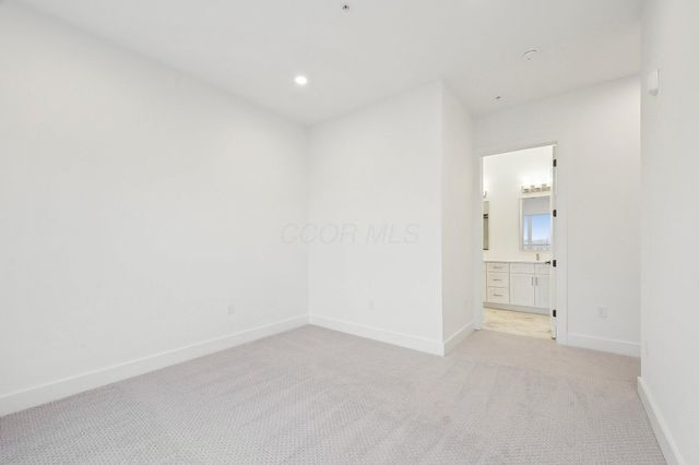 270 Dickenson Street, 302, Columbus, OH 43215