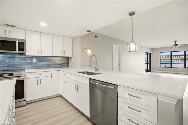 5109 Sunnybrook CT 9, Cape Coral, FL 33904