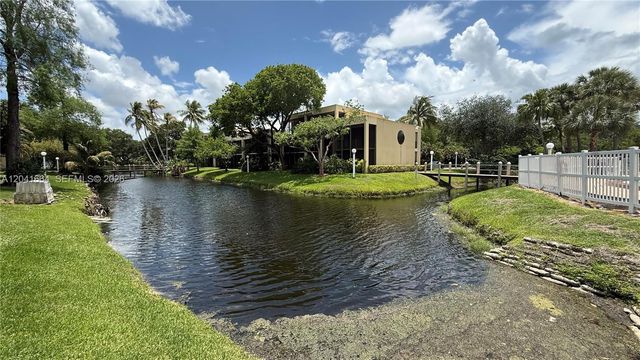 2921 SW 87th Avenue 511, Davie, FL 33328