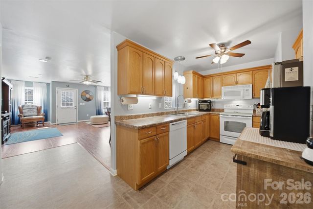 1662 Golden Cedar Lane, Newton, NC 28658