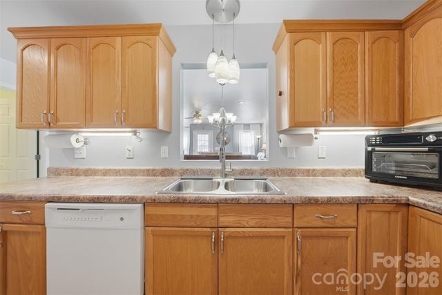 1662 Golden Cedar Lane, Newton, NC 28658