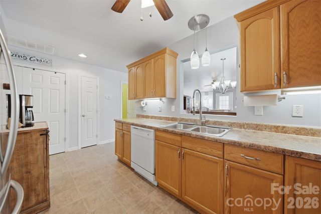 1662 Golden Cedar Lane, Newton, NC 28658