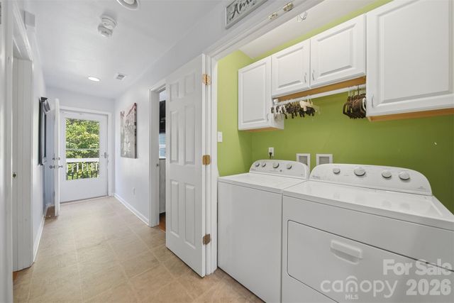 1662 Golden Cedar Lane, Newton, NC 28658