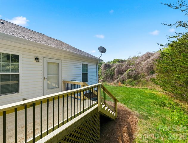 1662 Golden Cedar Lane, Newton, NC 28658