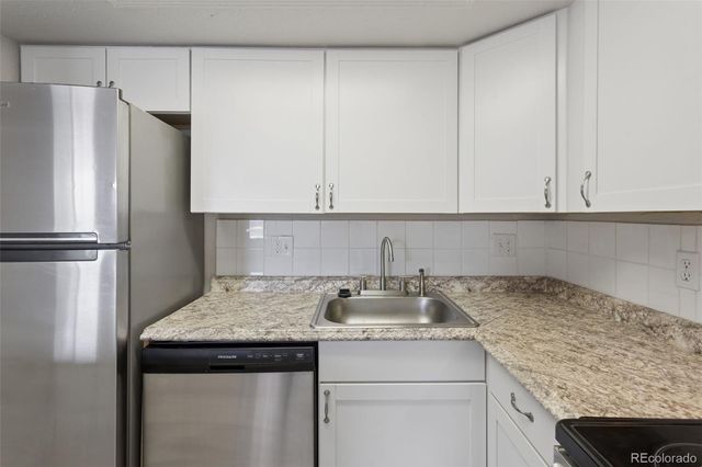 17054 E Tennessee Drive 207, Aurora, CO 80017
