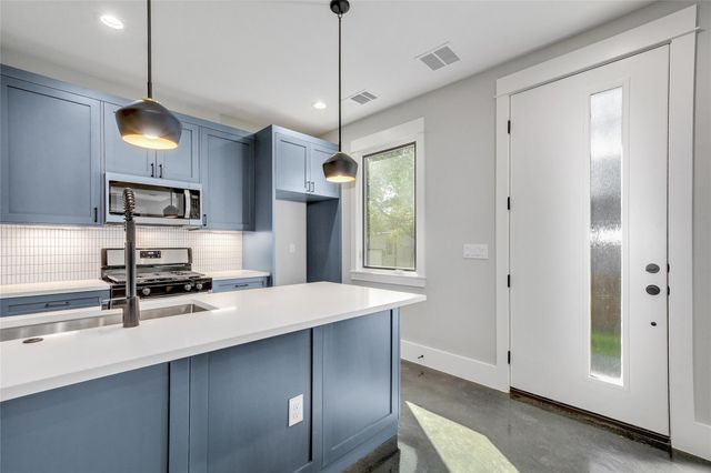 1903 Pennsylvania Ave 2, Austin, TX 78702