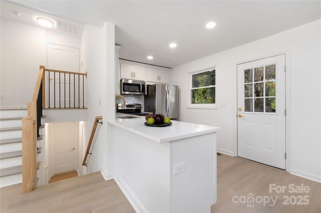 5045 Murrayhill Road, Charlotte, NC 28210