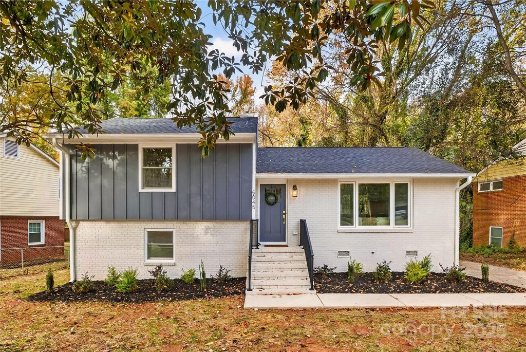 5045 Murrayhill Road, Charlotte, NC 28210