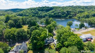 208 Twin Lakes Road, North Branford, CT 06471