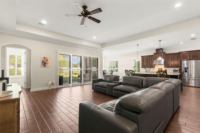 5134 LAKECASTLE DRIVE, Tampa, FL 33624