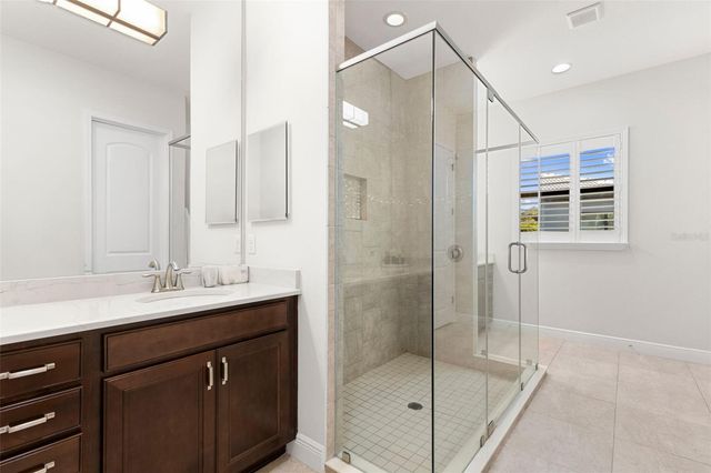5134 LAKECASTLE DRIVE, Tampa, FL 33624