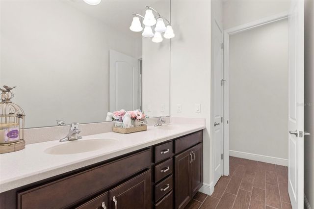 5134 LAKECASTLE DRIVE, Tampa, FL 33624